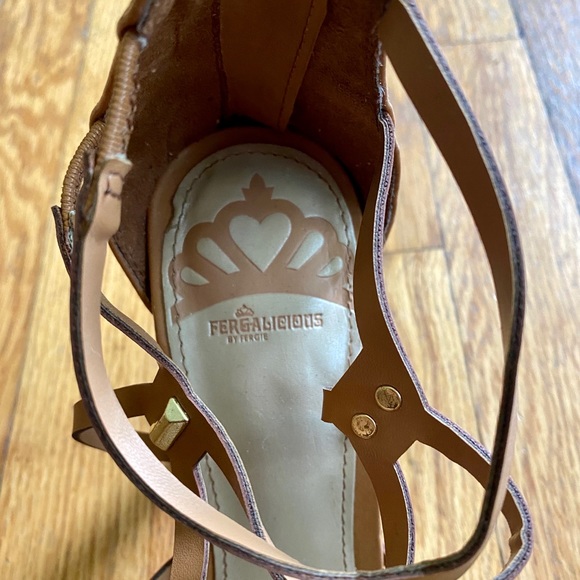 Fergalicious Strappy Brown Heel - Picture 6 of 6